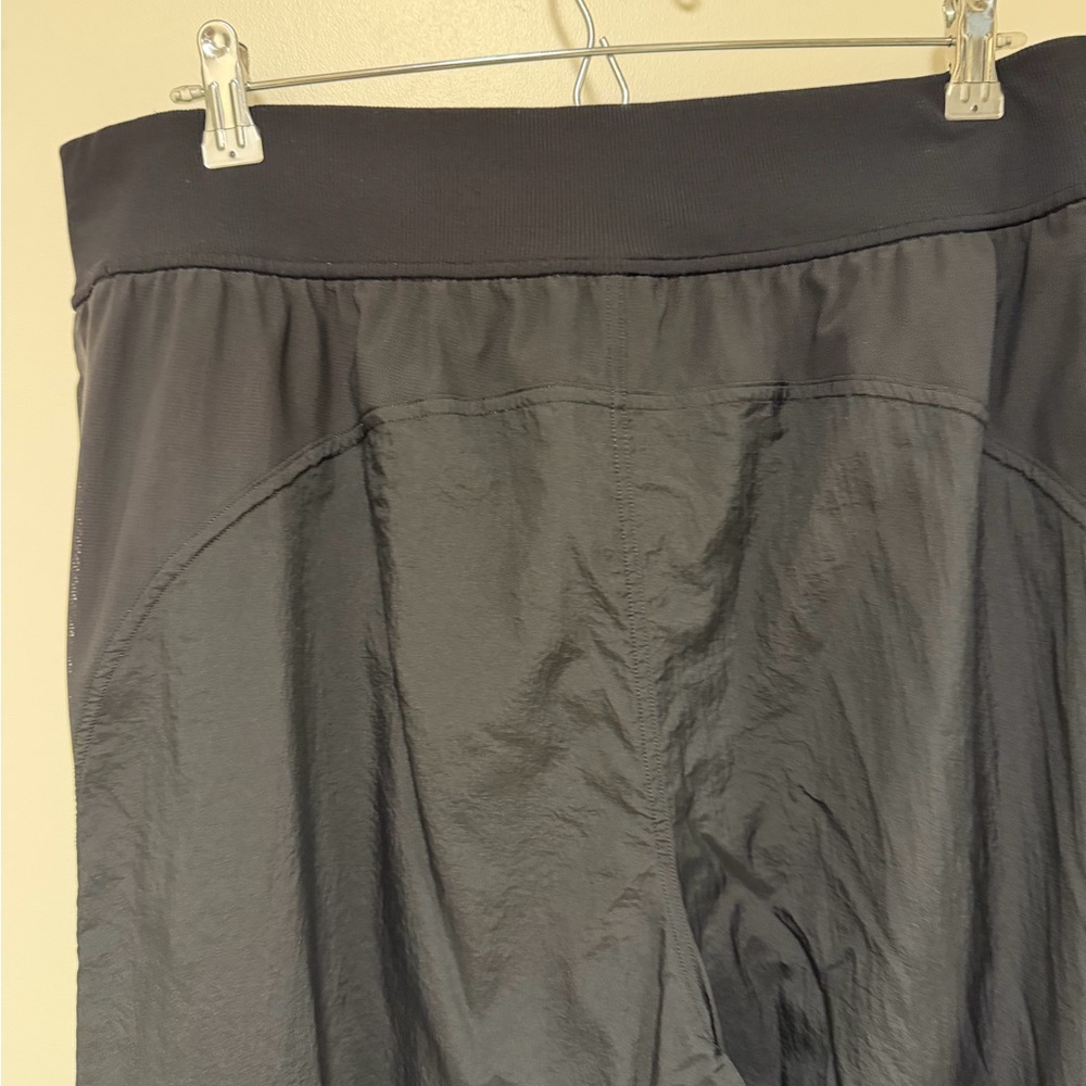 💜lululemon athletica Black Flare Pants 💜 - Picture 8 of 12